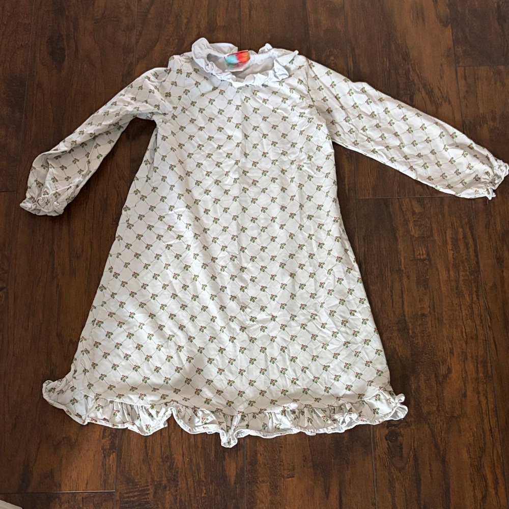 Girls' White Floral Long-Sleeve Nightgown with Ruffle Trim